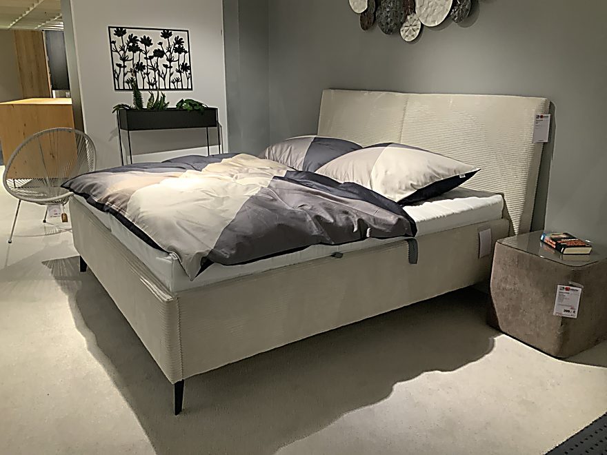 Basisprodukt  Polsterbett Malki