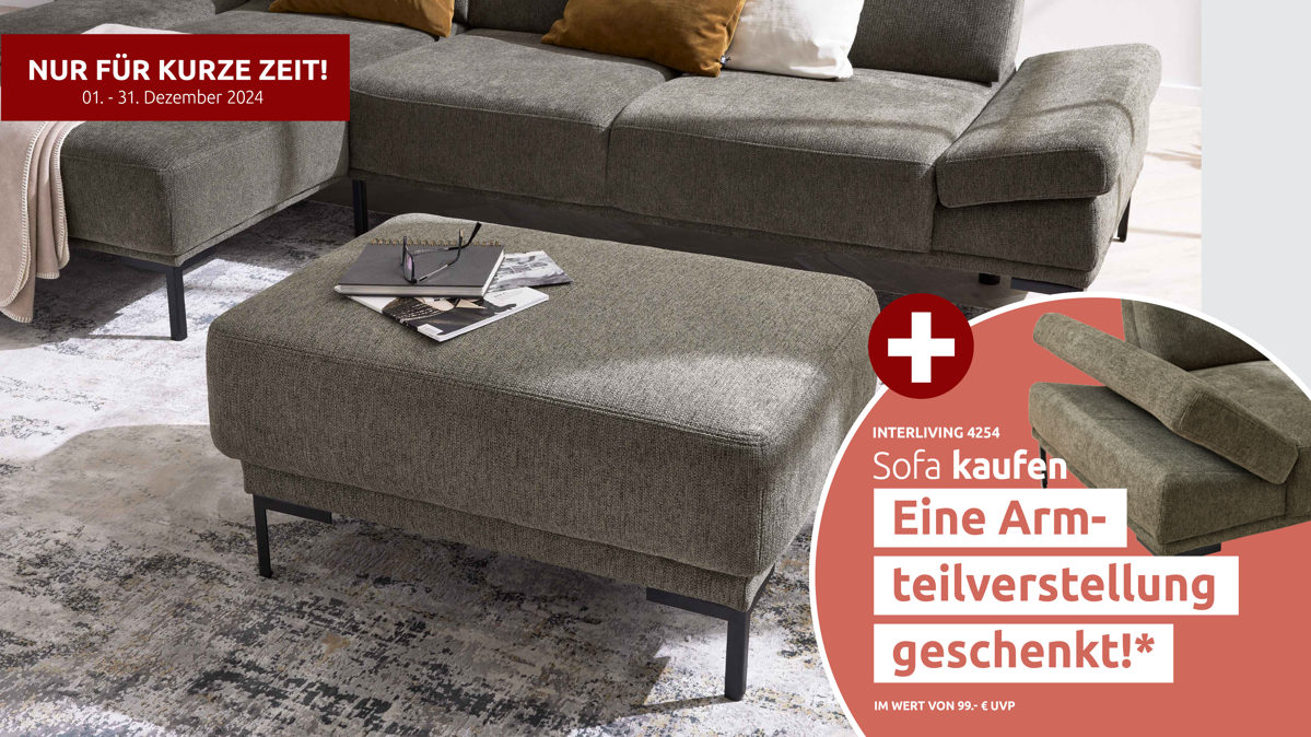 Polsterhocker Interliving aus Stoff in Dunkelgrün Interliving Sofa Serie 4254 – Polsterhocker jagdgrüner Bezug Mito 156 & schwarze Metallfüße 4.26 – ca. 65 x 95 cm