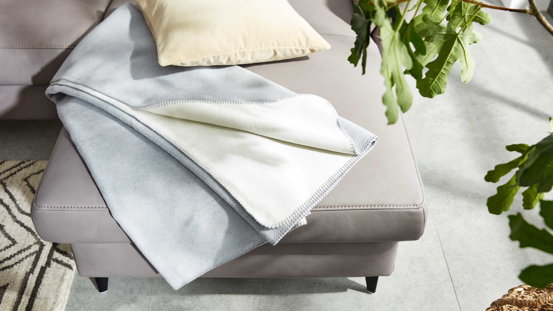 Wohndecke Interliving aus Mischgewebe in Hellblau Interliving Wohndecke Serie 9103 Eis & Creme – ca. 150 x 200 cm