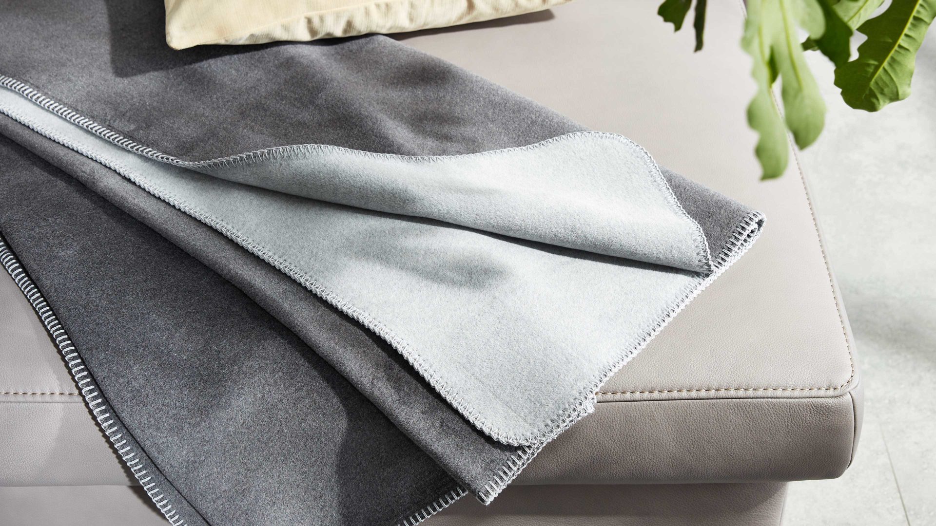 Wohndecke Interliving aus Mischgewebe in Grau Interliving Wohndecke Serie 9103 Schiefer & Eis – ca. 150 x 200 cm