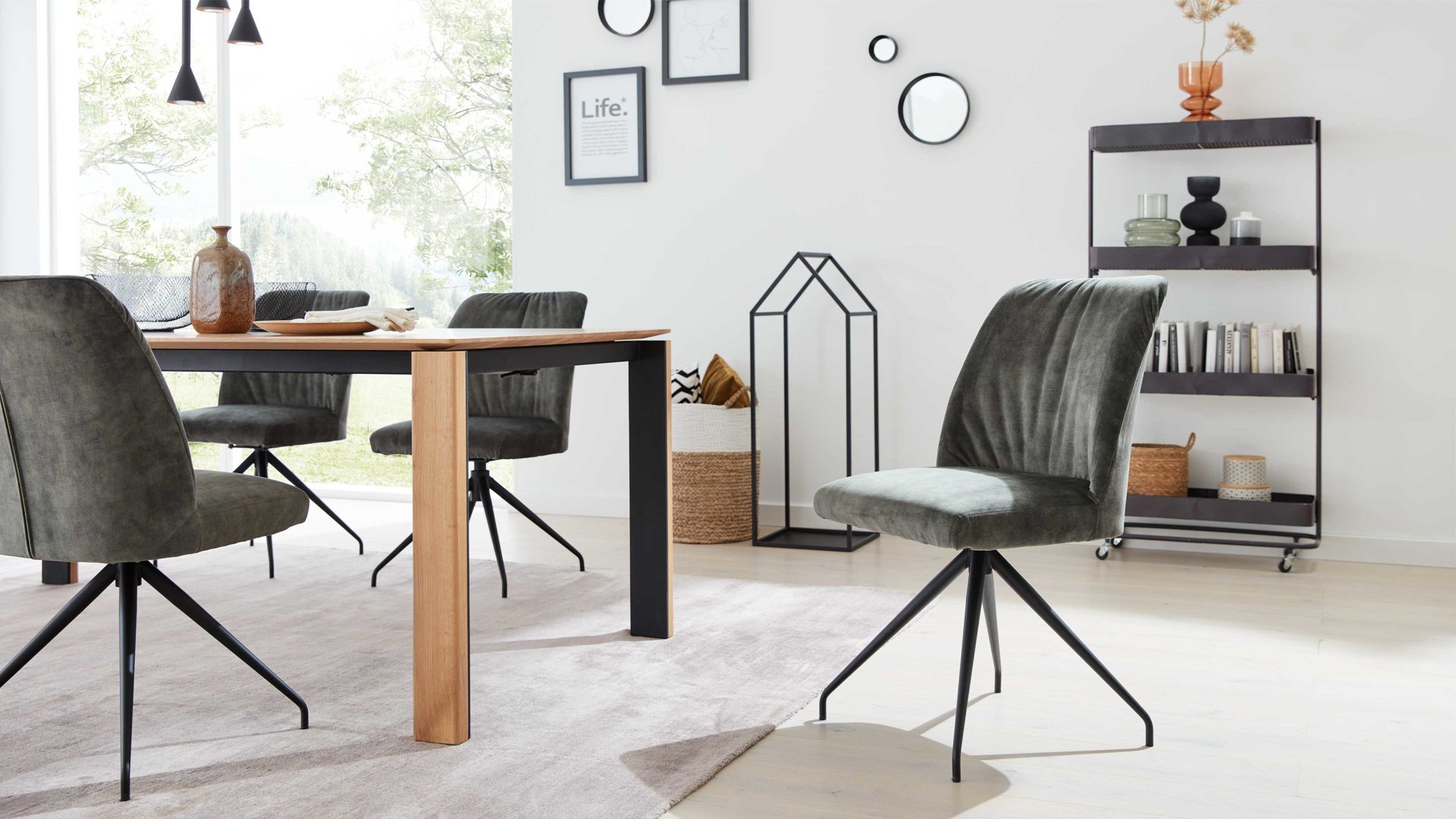 Polsterstuhl Interliving aus Stoff in Grün Interliving Esszimmer Serie 5110 - Polsterstuhl grüner Bezug Genova & schwarzer Spinnenfuß