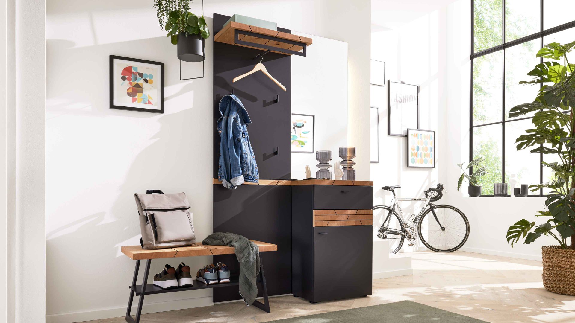 Garderoben-Set Interliving aus Holz in Schwarz Interliving Garderobe Serie 6011 – Komplett-Set 781001f-22 Schiefer Schwarz & Wildeiche, Fußgleiter - vierteilig