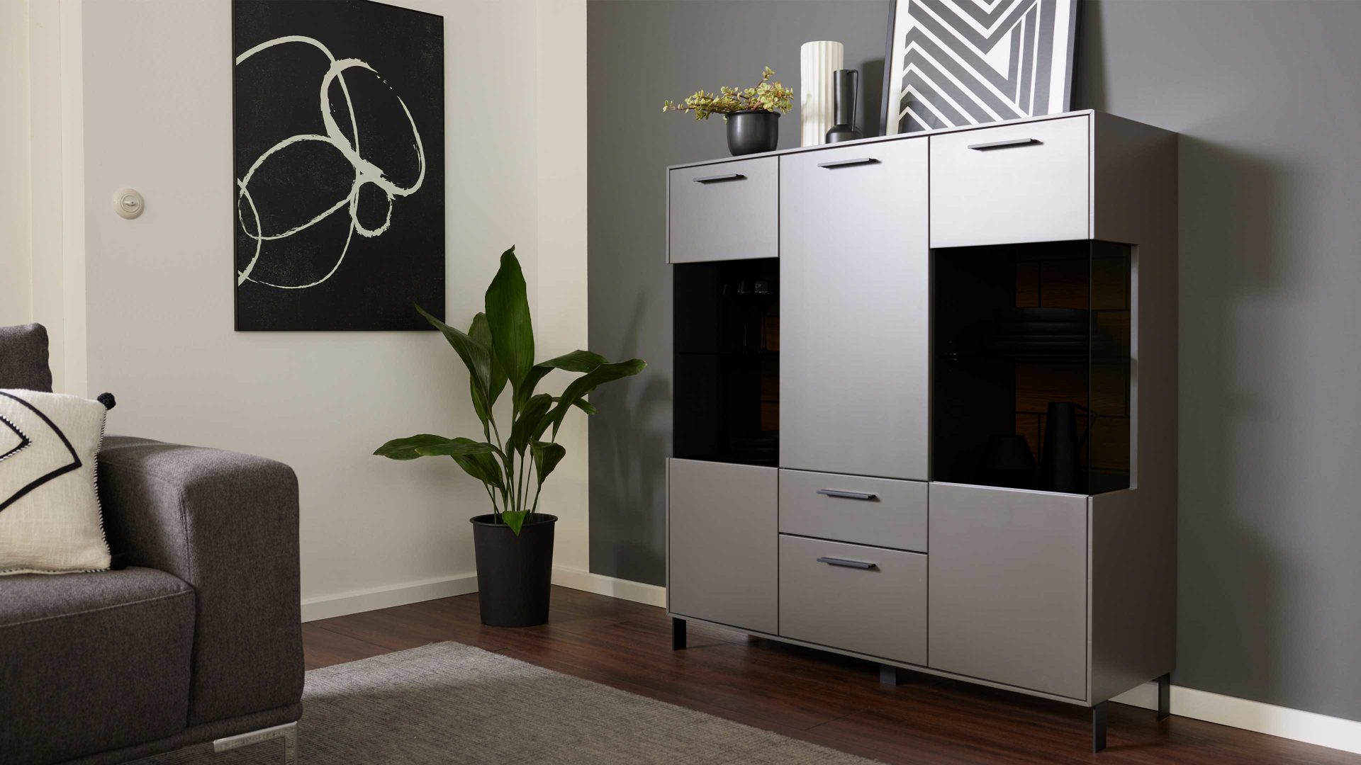 Highboard Interliving aus Holz in Dunkelgrau Interliving Wohnzimmer Serie 2030 - Highboard 22 Wolfram Grey & Spaltholz - drei Türen, zwei Schubladen, Breite ca. 120 cm