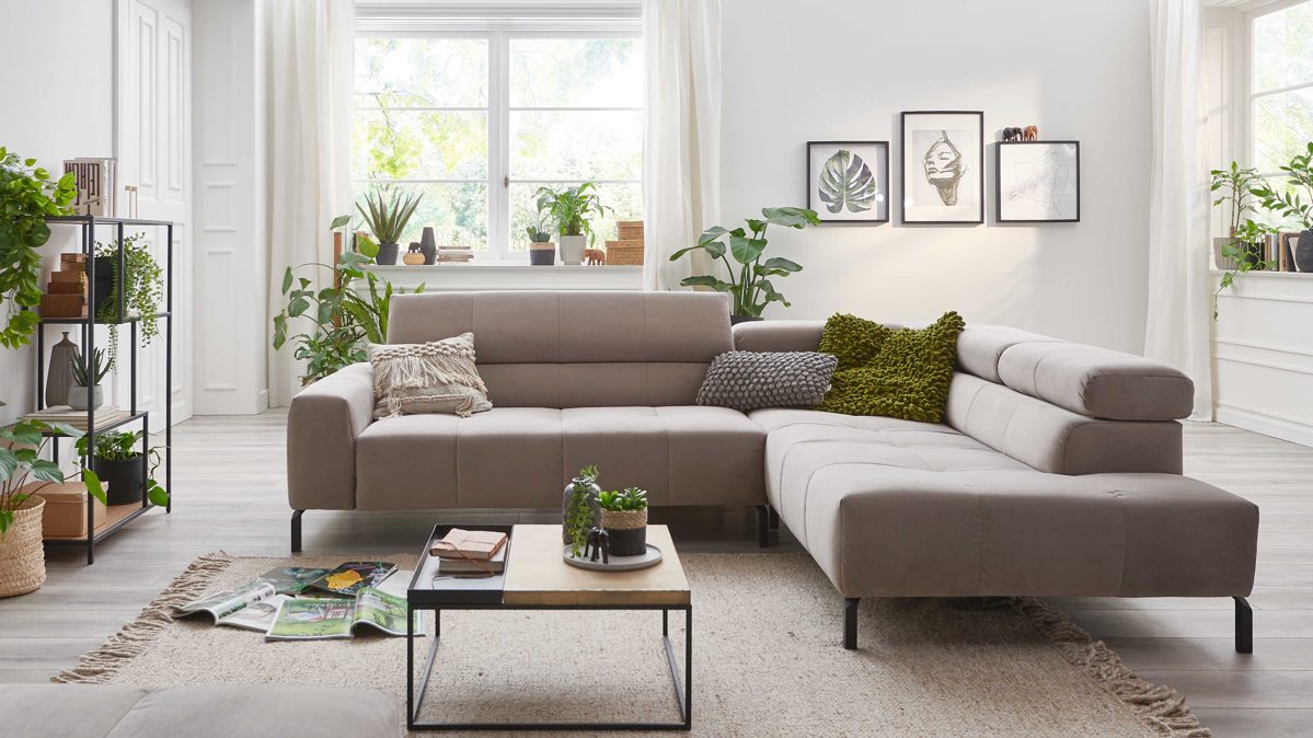 Ecksofa SOFAkultur aus Stoff in Hellgrau SOFAkultur Programm SK 745 2.0 - Ecksofa silberfarbener Bezug Velvet - Stellfläche ca.  276 x 219 cm