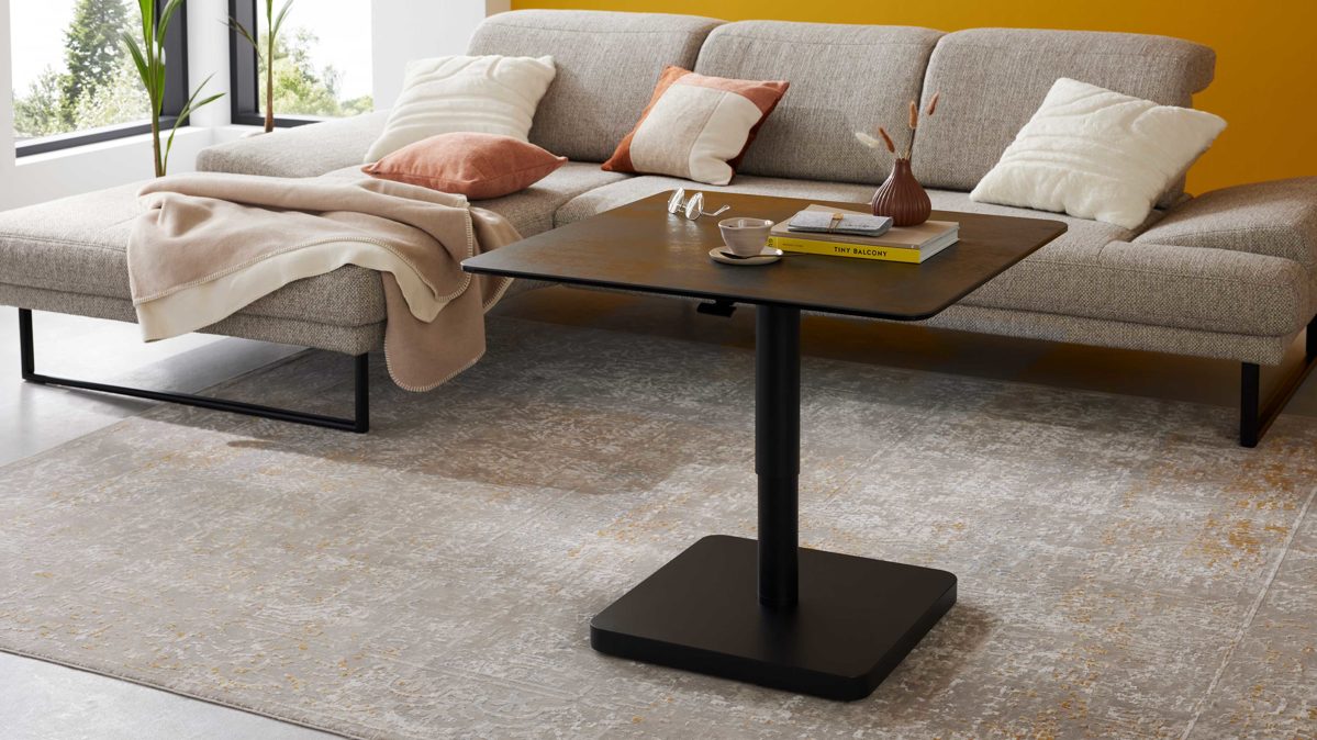 Couchtisch Interliving aus Keramik in Dunkelgrau Interliving Couchtisch Serie 6228 mit Liftfunktion titanfarbene Keramik & schwarzer Stahl - ca. 80 x 80 cm