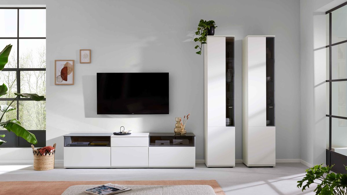 Wohnwand Interliving aus Holz in Weiß Interliving Wohnzimmer Serie 2031 - Wohnwand Tonweiß & graues Glas - Länge ca. 330 cm