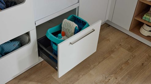 Einbauküche Interliving aus Holz in Weiß Interliving Küche Serie 3095 - Hauswirtschaftsraum Mattweiß & Chalet Eiche