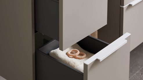 Hängeschrank Interliving aus Holz in Beige Interliving Bad Serie 3710 - Hängeschrank links, eine Tür & zwei Schubladen - Macchiato, Höhe ca. 130 cm