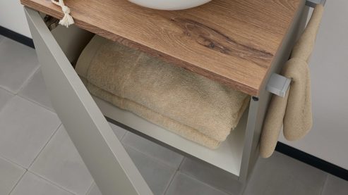 Badmöbel-Set Interliving aus Holz in Grau Interliving Bad Serie 3715 - Gästebadlösung mit beleuchtetem Spiegel Taupegrau, Viking Oak & Weiß - eine Tür, Breite ca. 50 cm