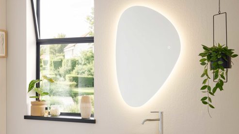 Badmöbel-Set Interliving aus Holz in Grau Interliving Bad Serie 3715 - Gästebadlösung mit beleuchtetem Spiegel Taupegrau, Viking Oak & Weiß - eine Tür, Breite ca. 50 cm