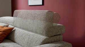 Ecksofa Interliving aus Stoff in Grau Interliving Sofa Serie 4420 - Ecksofa mit Holzfüßen grausilberner Bezug LRS 19 – Stellfläche ca. 178 x 256 cm