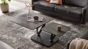 Couchtisch Interliving aus Keramik in Dunkelgrau Interliving Couchtisch Serie 6232 titanfarbene Keramik & schwarzer Stahl - 80-137 x 80 cm