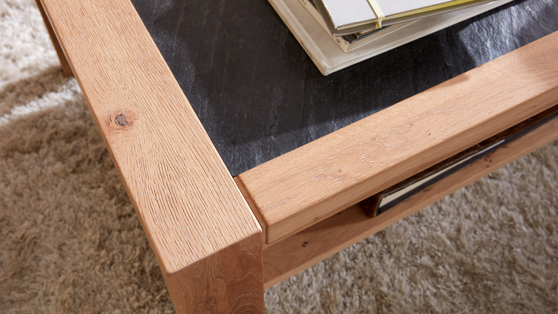 Couchtisch Decker aus Holz in Holzfarben Couchtisch bzw. Sofatisch biancofarbene Wildeiche & Schiefer – ca. 130 x 70 cm