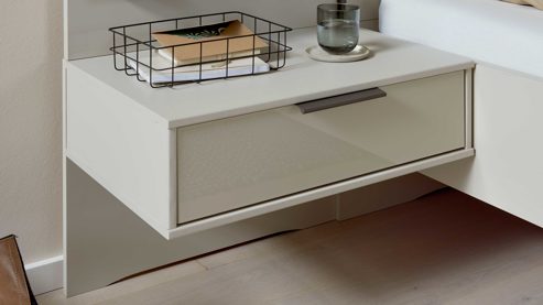 Nachtkommoden-Set Interliving aus Holz in Hellgrau Interliving Schlafzimmer Serie 1035 – Nachtkonsolen-Set Champagner - zweiteilig, ca. 60 cm