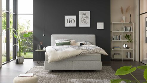 Boxspringbett Interliving aus Stoff in Grau Interliving Boxspringbett Serie 1421 hellgrauer Stoffbezug Pollux 80 - Liegefläche ca. 180 x 200 cm