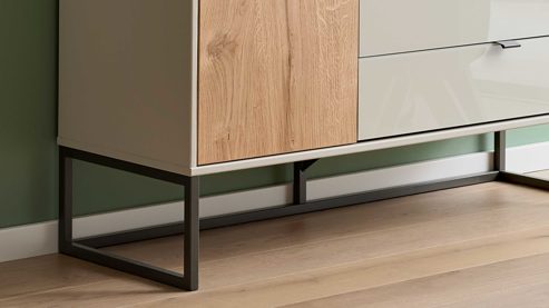 Kombikommode Interliving aus Holz in Hellgrau Interliving Schlafzimmer Serie 1036 – Kombikommode Champagner & Kernholz - eine Tür, fünf Schubladen, ca. 120 cm