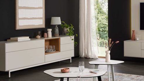 Sideboard Interliving aus Holz in Beige Interliving Wohnzimmer Serie 2034 - Sideboard beiger Lack & Eiche - vier Schubladen, eine Klapptür, Länge ca. 200 cm