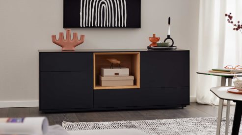 Sideboard Interliving aus Holz in Schwarz Interliving Wohnzimmer Serie 2034 - Sideboard schwarzer Lack & Eiche - zwei Schubladen, zwei Türen, Länge ca. 150 cm