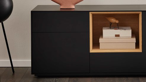 Sideboard Interliving aus Holz in Schwarz Interliving Wohnzimmer Serie 2034 - Sideboard schwarzer Lack & Eiche - zwei Schubladen, zwei Türen, Länge ca. 150 cm