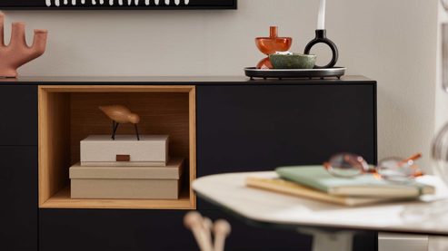 Sideboard Interliving aus Holz in Schwarz Interliving Wohnzimmer Serie 2034 - Sideboard schwarzer Lack & Eiche - zwei Schubladen, zwei Türen, Länge ca. 150 cm