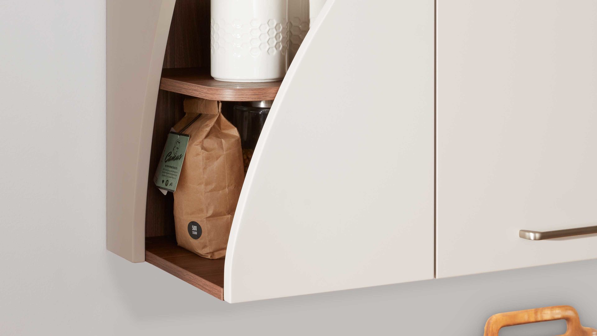 Einbauküche Interliving aus Holz in Beige Interliving Küche Serie 3005 mit privileg Einbaugeräten Sahara & Nussbaum – Stellfläche ca. 242 x 335 cm