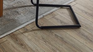 Schwingstuhl PARTNERRING COLLECTION aus Stoff in Grau PARTNERRING COLLECTION Schwingstuhl Hilo silbergraue Lederoptik Vega 80 & schwarzes Rundrohr