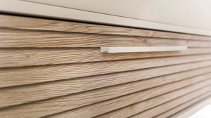 Kleiderschrank Paidi aus Holz in Beige PAIDI Eefje – Kleiderschrank Cashmere-Beige & Groovy-Oak - drei Türen, Breite ca. 124 cm