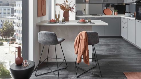 Einbauküche Nobilia® aus Holz in Grau nobilia® Einbauküche Senso mit Elektrogeräten, z. B.  Kühlschrank Schiefergrau - zweiteilig