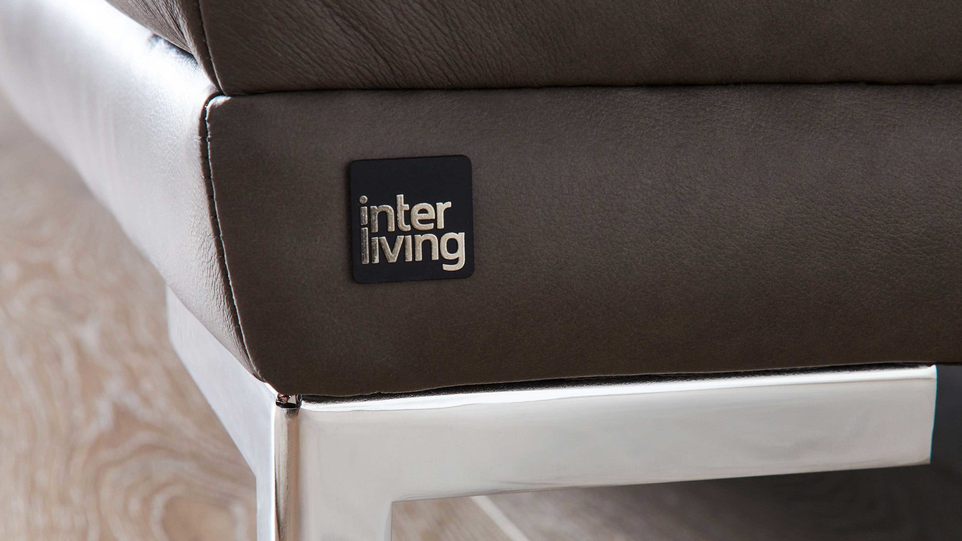 Zweisitzer Interliving aus Leder in Dunkelgrau Interliving Sofa Serie 4251 – Zweisitzer mit Sitztiefenverstellung Breite ca. 190 cm - dunkelgraues Leder Vintage grey & Metallfüße