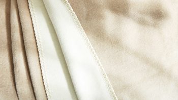 Wohndecke Interliving aus Mischgewebe in Beige Interliving Wohndecke Serie 9104 Sand & Natur – ca. 150 x 200 cm