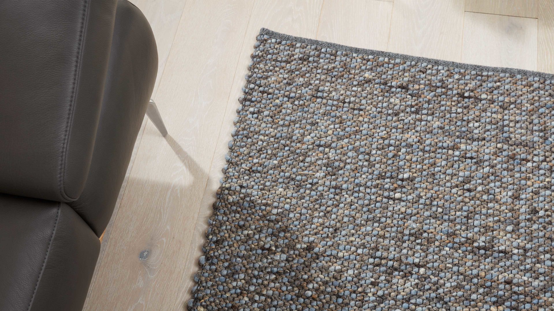 Handwebteppich Interliving aus Naturfaser in Dunkelblau Interliving Teppich Serie B-8001 oceanfarbene Schurwolle – ca. 140 x 190 cm
