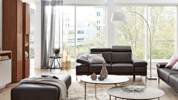 Zweisitzer Interliving aus Leder in Dunkelgrau Interliving Sofa Serie 4251 – Zweisitzer mit Sitztiefenverstellung Breite ca. 250 cm - dunkelgraues Leder Vintage grey & Metallfüße