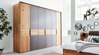 Komplettzimmer Interliving aus Holz in Grau Interliving Schlafzimmer Serie 1015 – Komplettzimmer Wildeiche & Kopfteilpolster – sechstürig, Liegefläche 180 x 200 cm