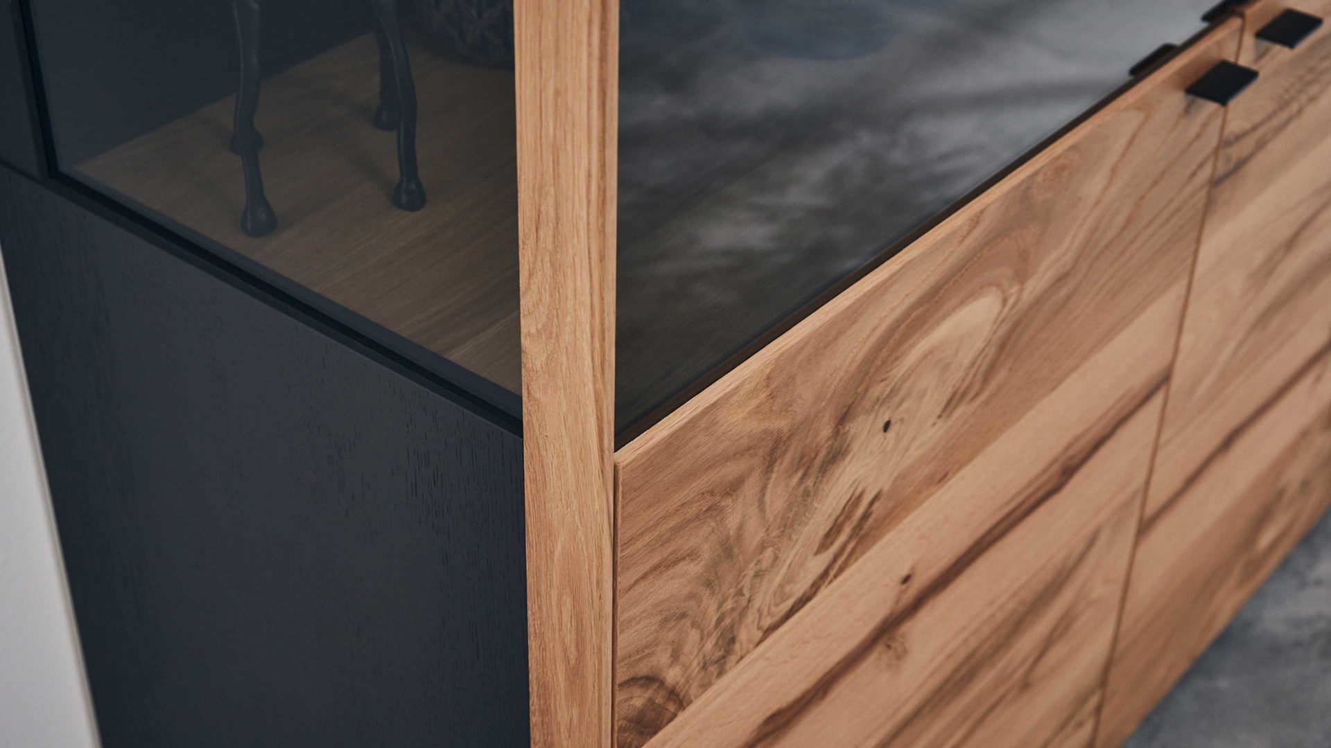 Sideboard Interliving aus Holz in Holzfarben Interliving Esszimmer Serie 5604 - Sideboard V728-0300 Eiche rustico - drei Türen, zwei Schubladen