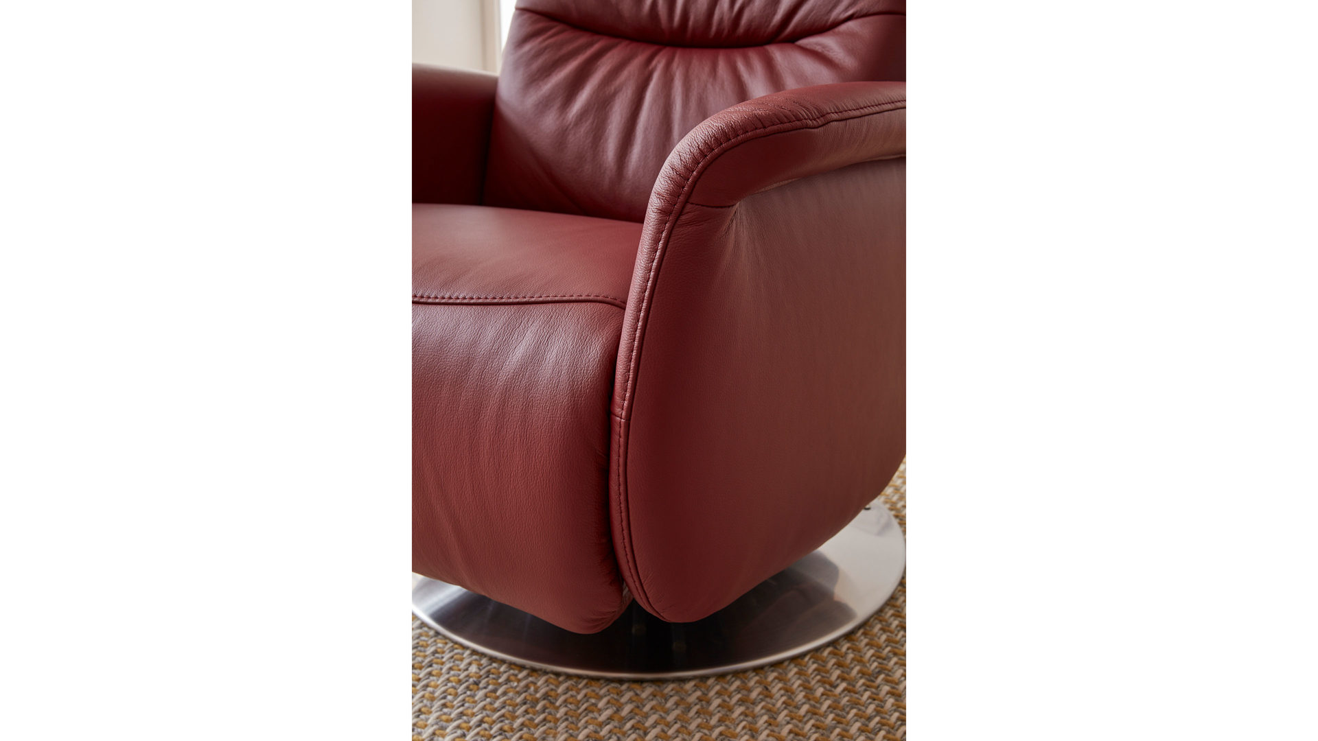 Relaxsessel comfortmaster besser sitzen, liegen, leben aus Leder in Rot Comfortmaster Fernsehsessel 9720 rossofarbenes LongLife-Rusticaleder  & edelstahlfarbener Tellerfuß