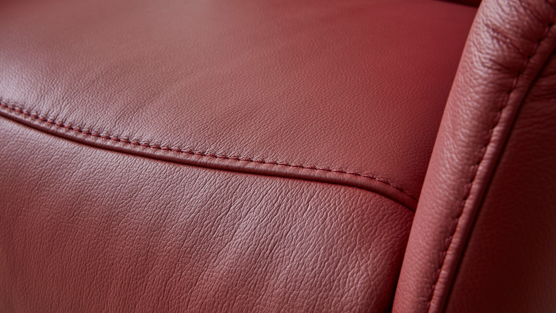 Relaxsessel comfortmaster besser sitzen, liegen, leben aus Leder in Rot Comfortmaster Fernsehsessel 9720 rossofarbenes LongLife-Rusticaleder  & edelstahlfarbener Tellerfuß