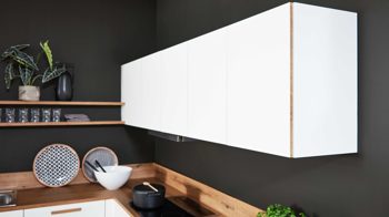 Einbauküche Interliving aus Holz in Weiß Interliving Küche Serie 3043 mit privileg Einbaugeräten Weiß & Vulkaneiche – Stellfläche ca. 365 x 258 cm