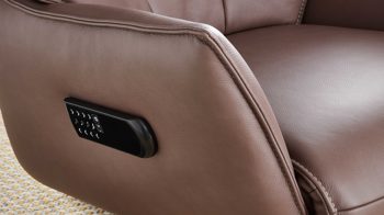 Relaxsessel comfortmaster besser sitzen, liegen, leben aus Leder in Braun Comfortmaster 7937 - Relaxsessel kokosfarbenes Leder Rustika & Edelstahl-Sternfuß