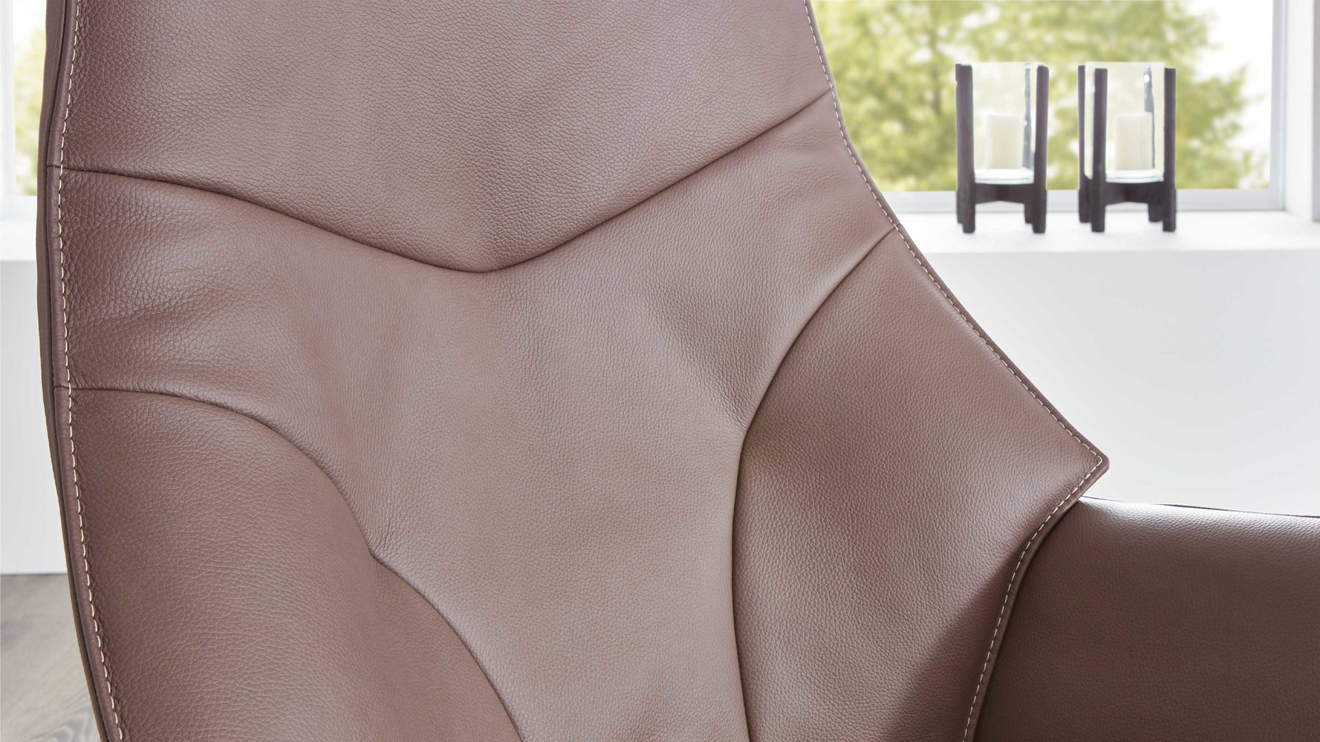 Relaxsessel comfortmaster besser sitzen, liegen, leben aus Leder in Braun Comfortmaster 7937 - Relaxsessel kokosfarbenes Leder Rustika & Edelstahl-Sternfuß