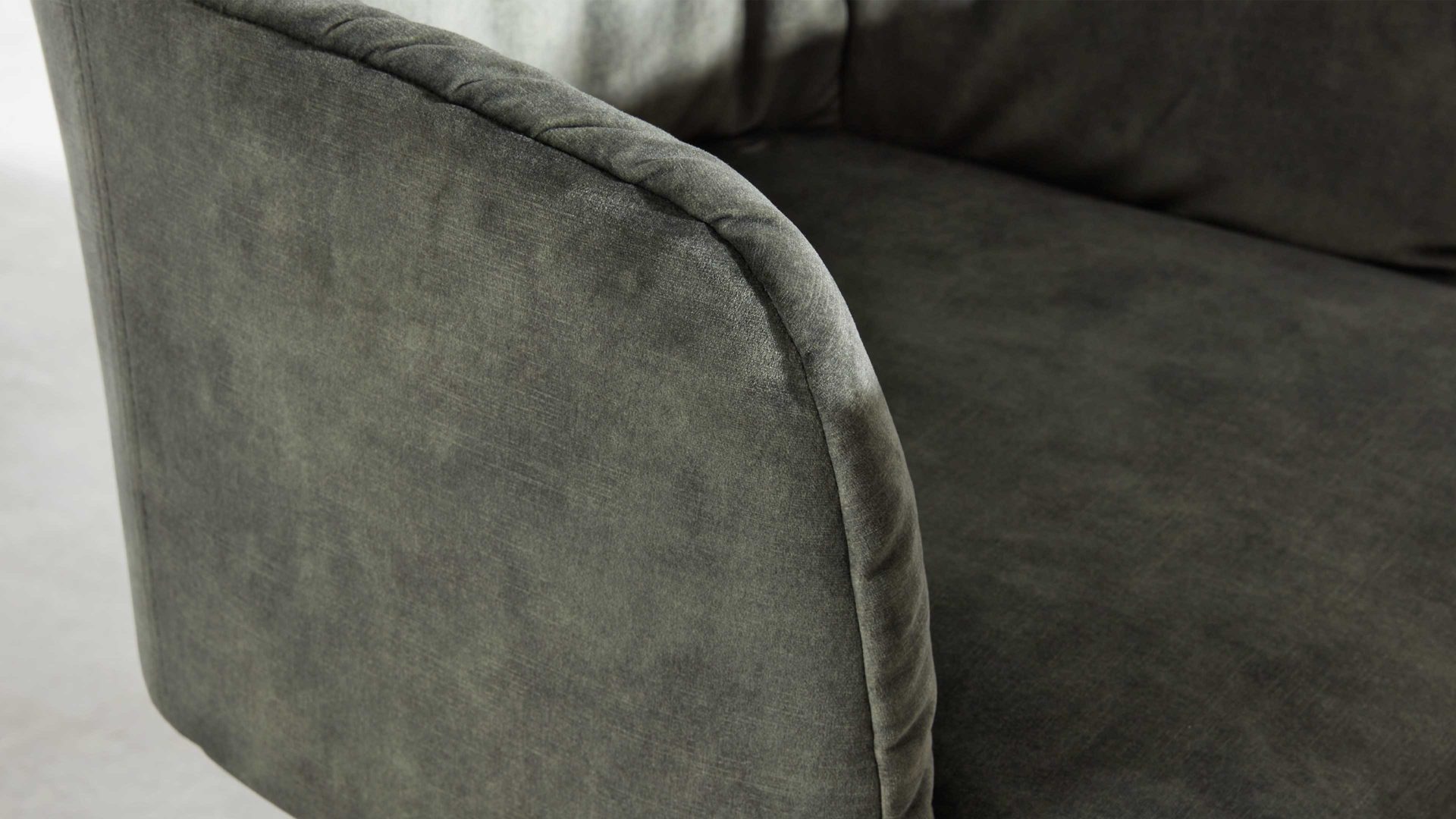 Polsterstuhl Interliving aus Stoff in Grün Interliving Esszimmer Serie 5110 - Armlehnstuhl grüner Bezug Genova & schwarzer Spinnenfuß