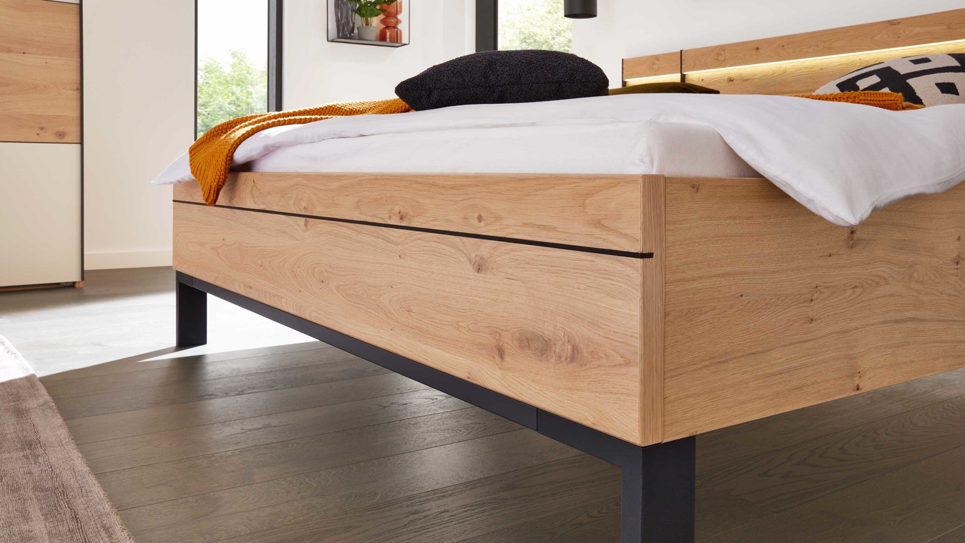 Komplettzimmer Interliving aus Holz in Beige Interliving Schlafzimmer Serie 1024 – Komplettzimmer Design 27, vierteilig - Sand & Balkeneiche