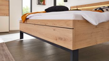 Bettgestell Interliving aus Holz in Holzfarben Interliving Schlafzimmer Serie 1024 – Bettgestell Winkelfüße, Liegefläche ca. 180 x 200 cm - Balkeneiche