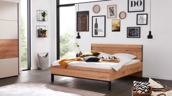 Bettgestell Interliving aus Holz in Holzfarben Interliving Schlafzimmer Serie 1024 – Bettgestell 83438 Winkelfüße, Liegefläche ca. 140 x 200 cm - Balkeneiche