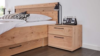 Nachtkommode Interliving aus Holz in Holzfarben Interliving Schlafzimmer Serie 1024 – Nachtkommode 32003 zwei Schubladen, Balkeneiche - Breite ca. 46 cm
