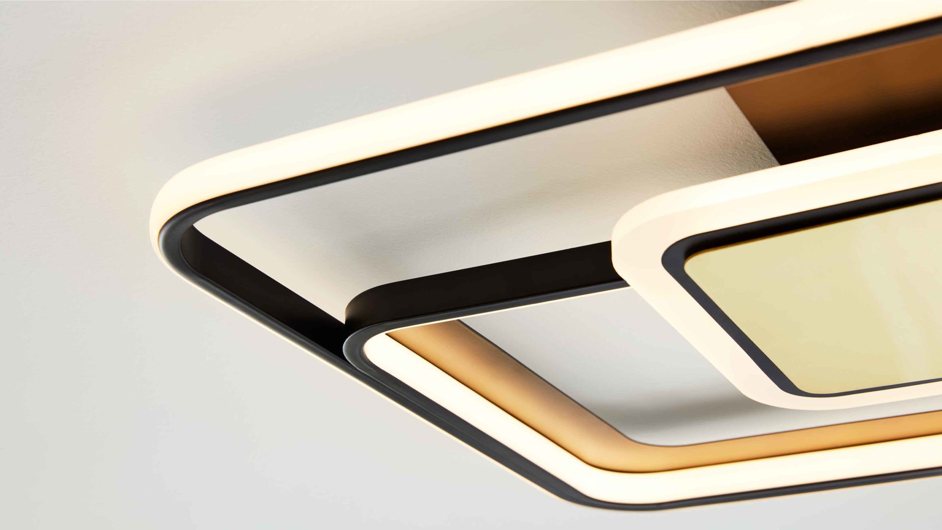 Deckenleuchte Interliving aus Metall in Schwarz Interliving Leuchten Serie 9329 - Deckenleuchte Schwarz & Messing – ca. 50 x 50 cm