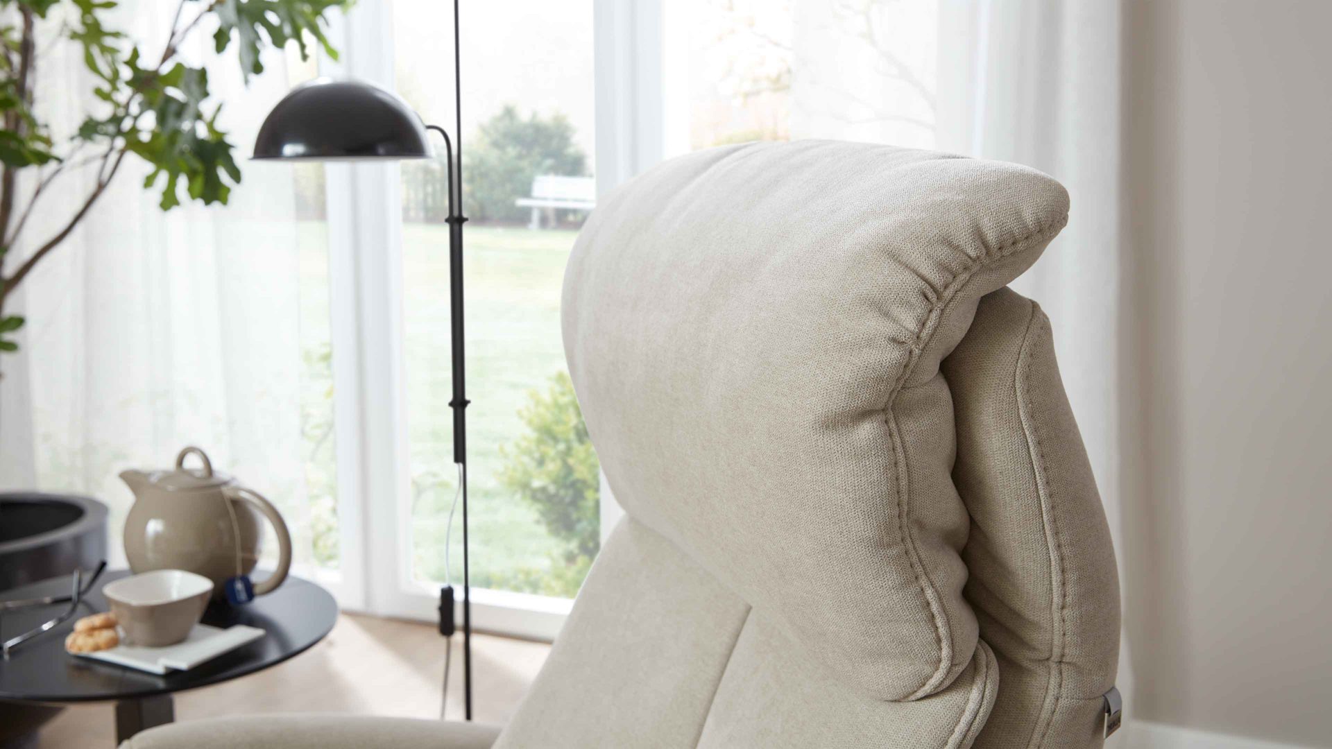 Relaxsessel comfortmaster besser sitzen, liegen, leben aus Stoff in Beige Comfortmaster CM-HU1157 - Relaxsessel B ecrufarbener Bezug Kira - Ergonomie L