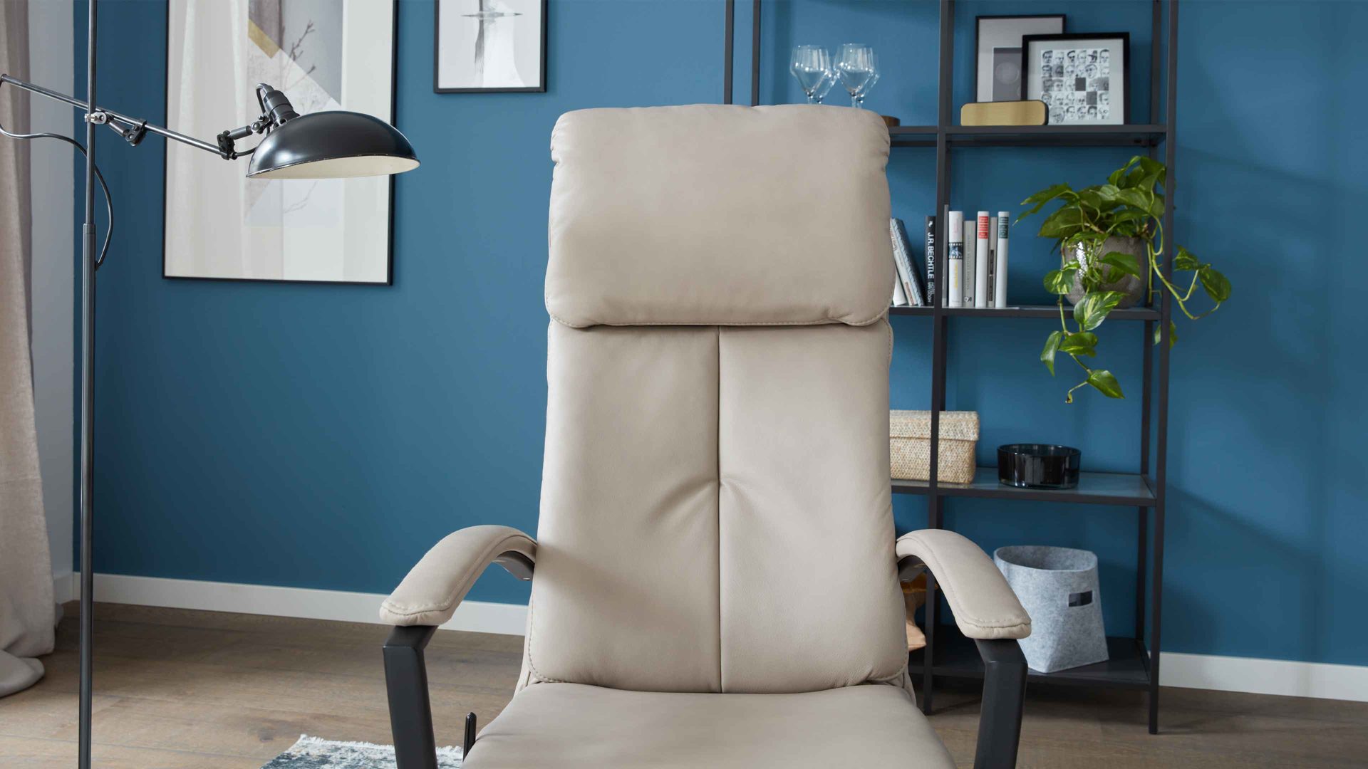 Relaxsessel comfortmaster besser sitzen, liegen, leben aus Leder in Hellgrau Comfortmaster CM-HU1157 - Relaxsessel B perlfarbenes LongLife-Leder Vivre & schwarzer Sternfuß - Ergonomie XL