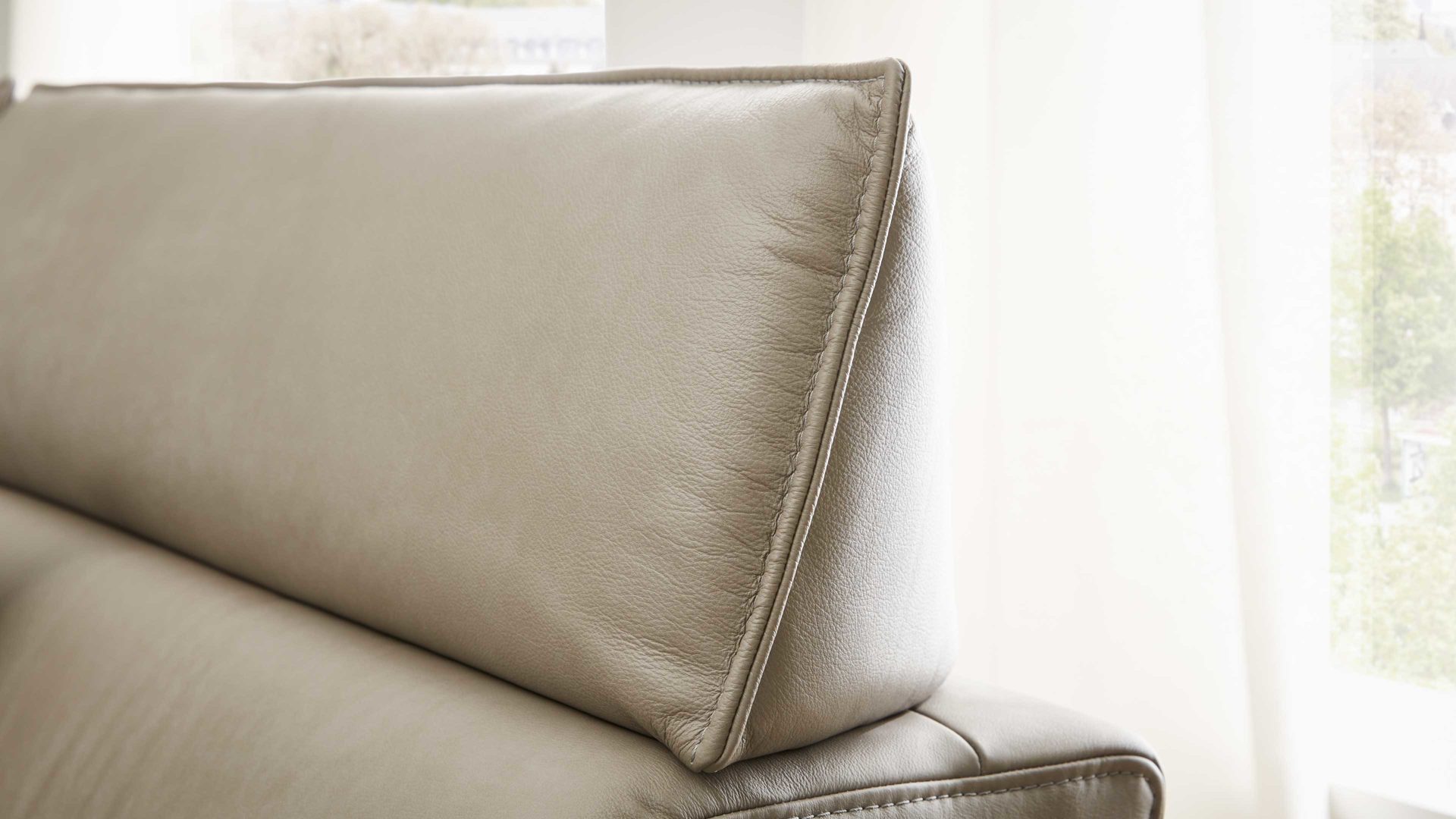 Dreisitzer comfortmaster besser sitzen, liegen, leben aus Leder in Beige Comfortmaster Spektra 1267 - Dreisitzer stahlfarbenes LongLife-Leder - Länge ca. 223 cm