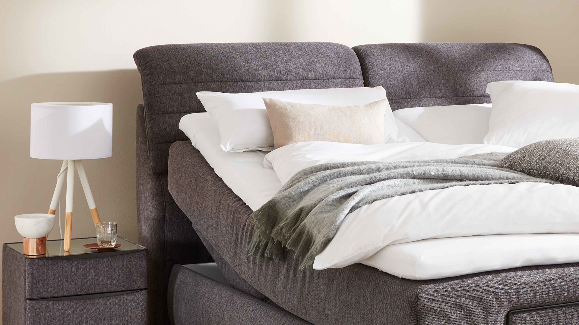 Boxspringbett comfortmaster besser sitzen, liegen, leben aus Stoff in Anthrazit Comfortmaster OC-BX21015 - Boxspringbett anthrazitfarbener Stoffbezug Brego 321200 – Liegefläche ca. 180 x 200 cm