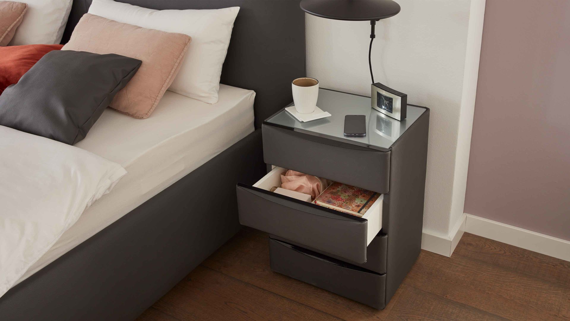 Nachtkommode comfortmaster besser sitzen, liegen, leben aus Stoff in Grau Comfortmaster OC-PB21005 - Nachtkommode 64 graues Kunstleder Santiago 472000 – vier Schubladen